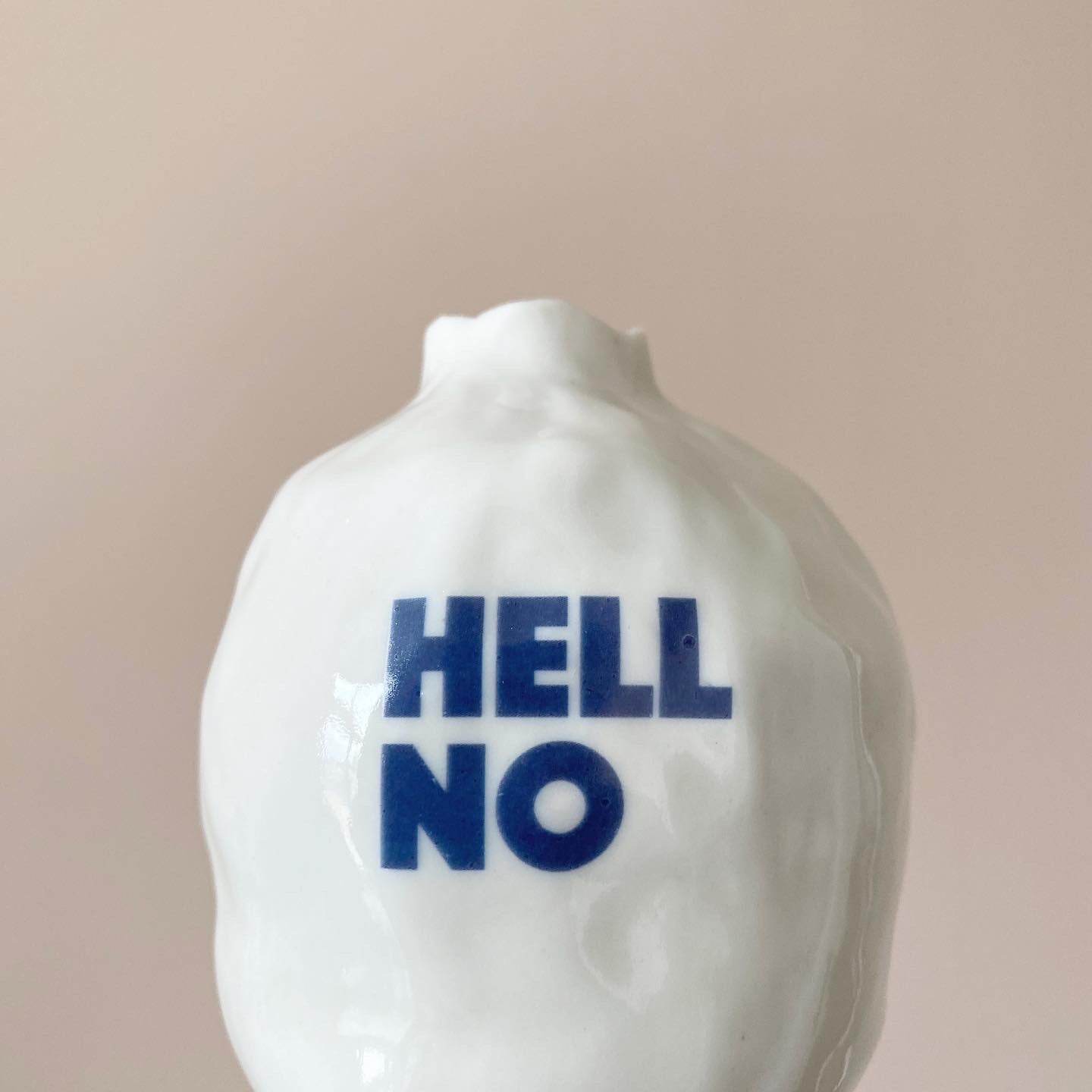 HELL NO KITTY Motif Vase 01