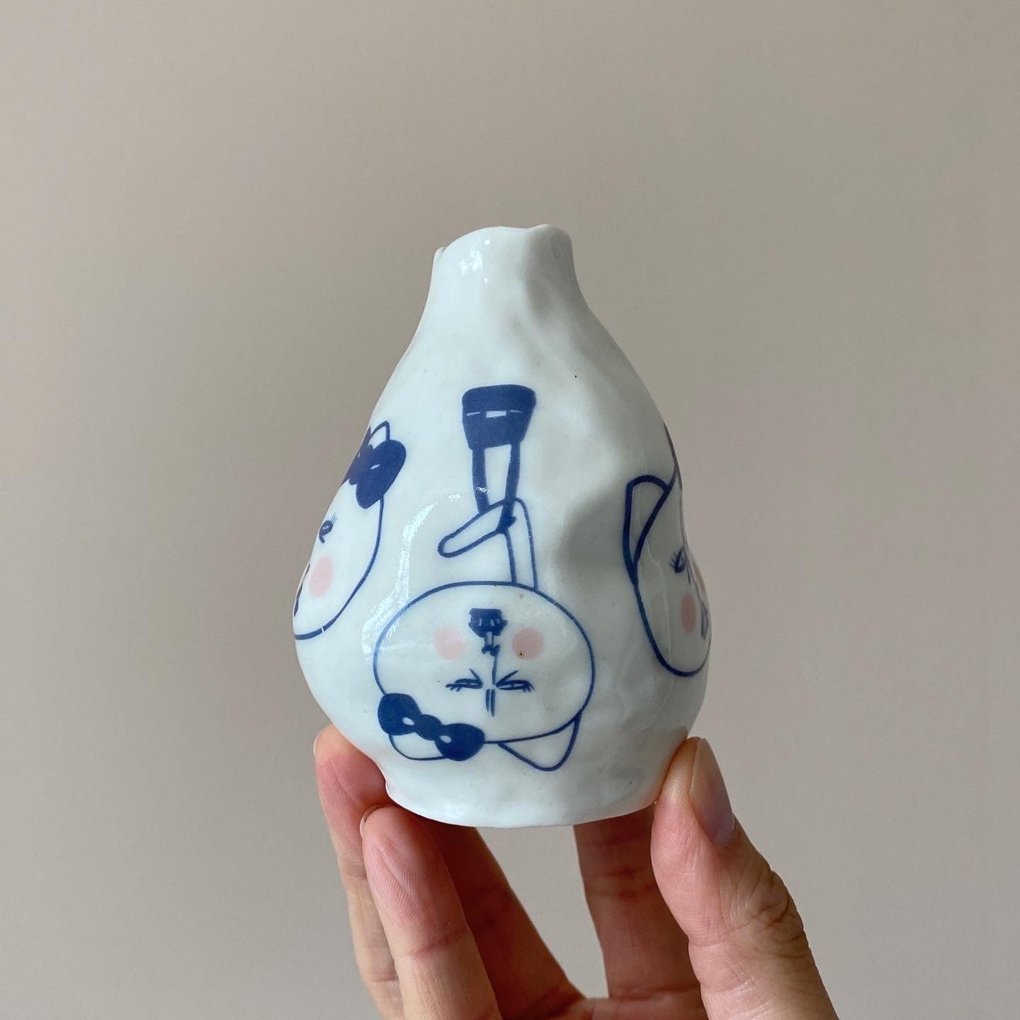 HELL NO KITTY Motif Vase 05