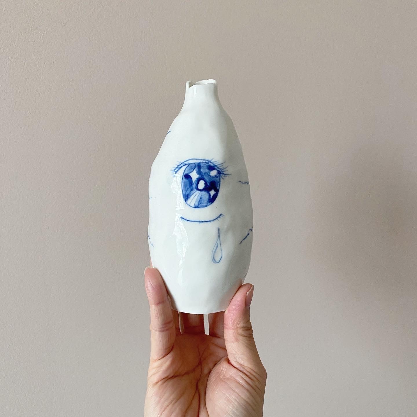 The Variety Show Vase 06