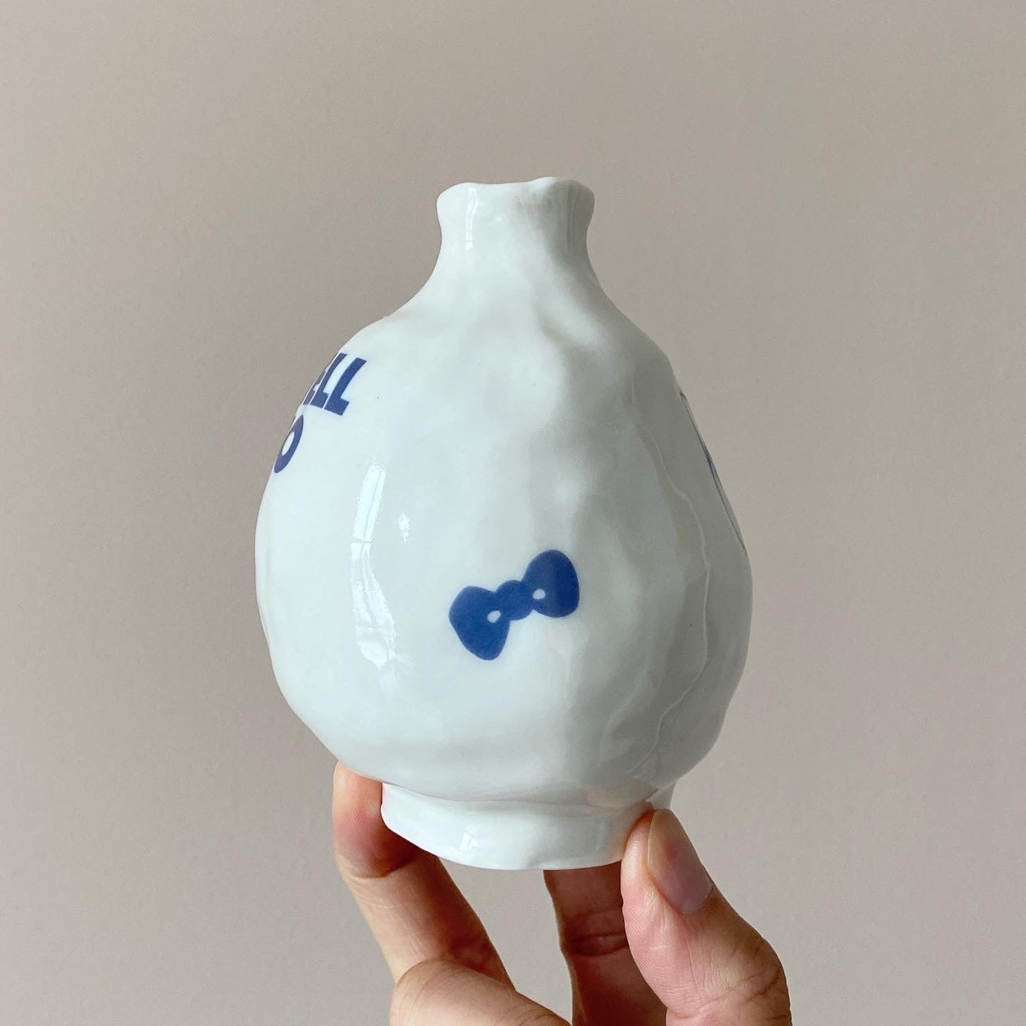 HELL NO KITTY Motif Vase 02