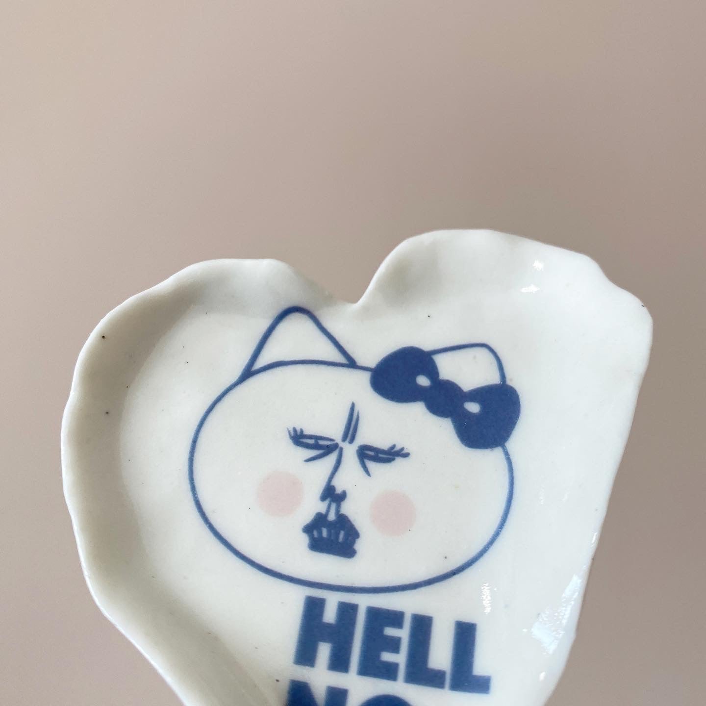 HELL NO KITTY Motif Heart Dish 01