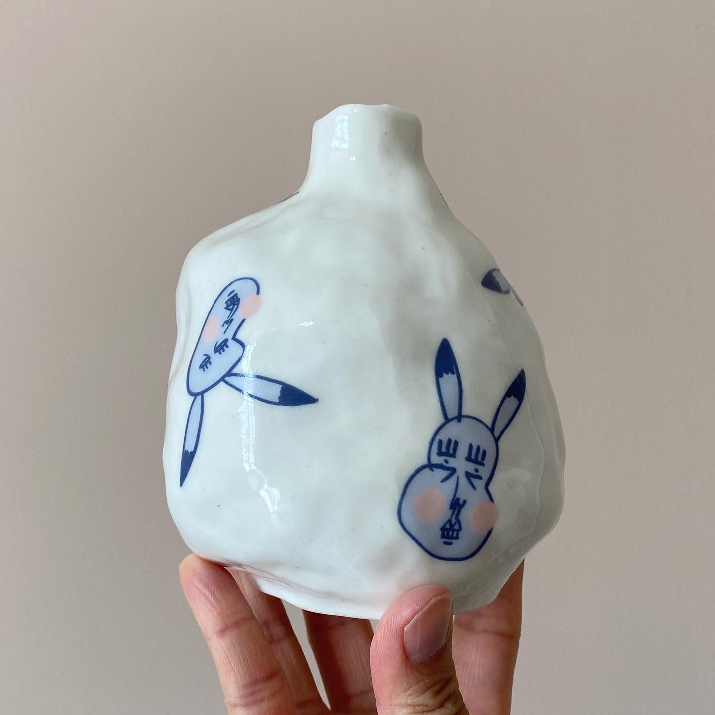 PK Chiu Motif Vase 04