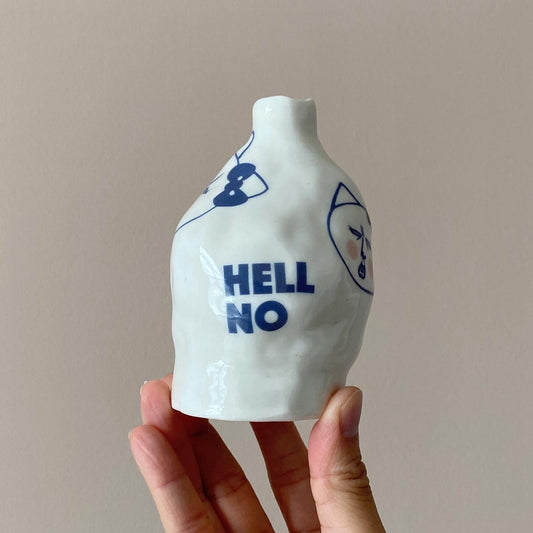 HELL NO KITTY Motif Vase 04