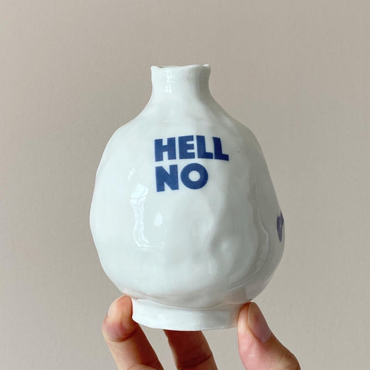 HELL NO KITTY Motif Vase 02