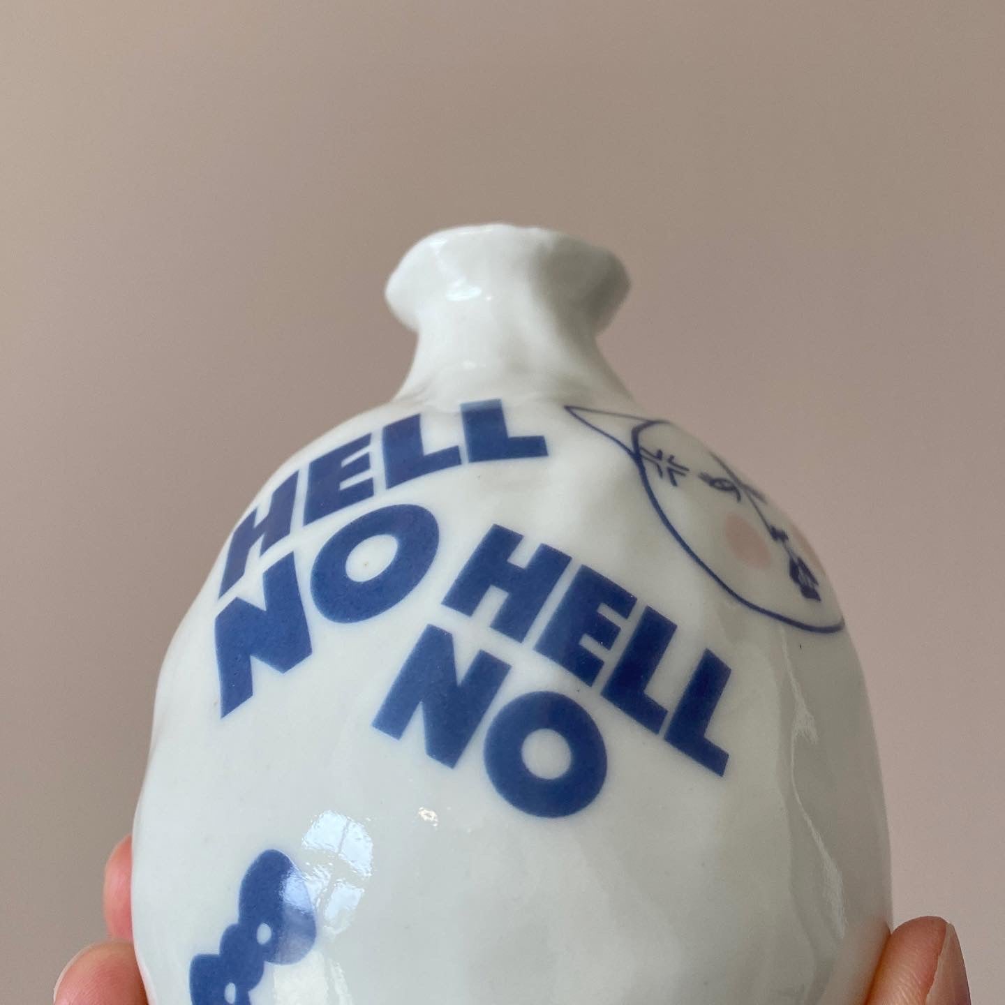 HELL NO KITTY Motif Vase 06