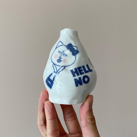 HELL NO KITTY Motif Vase 05