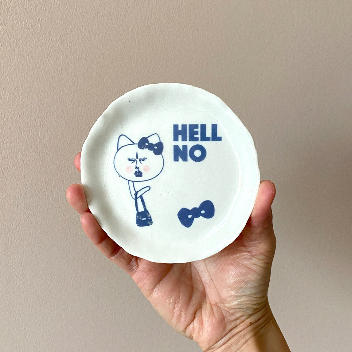 HELL NO KITTY Motif Dish 02