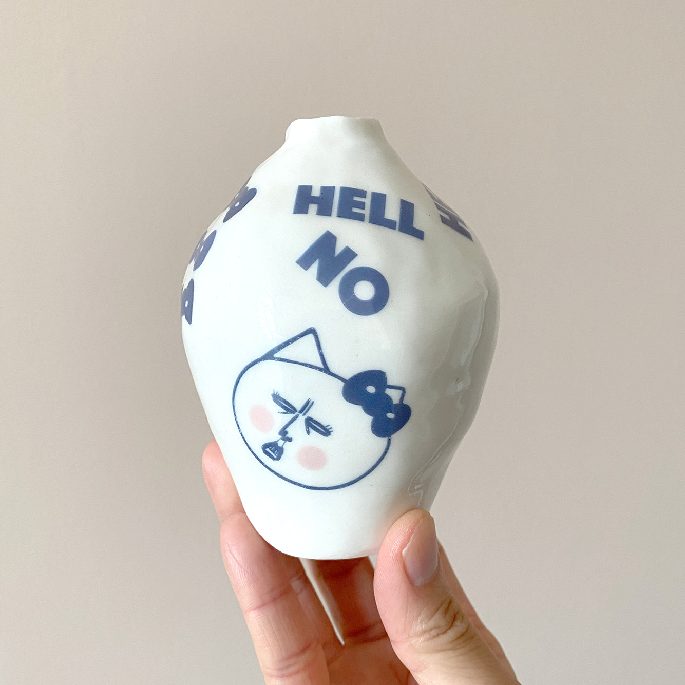 HELL NO KITTY Motif Vase 09